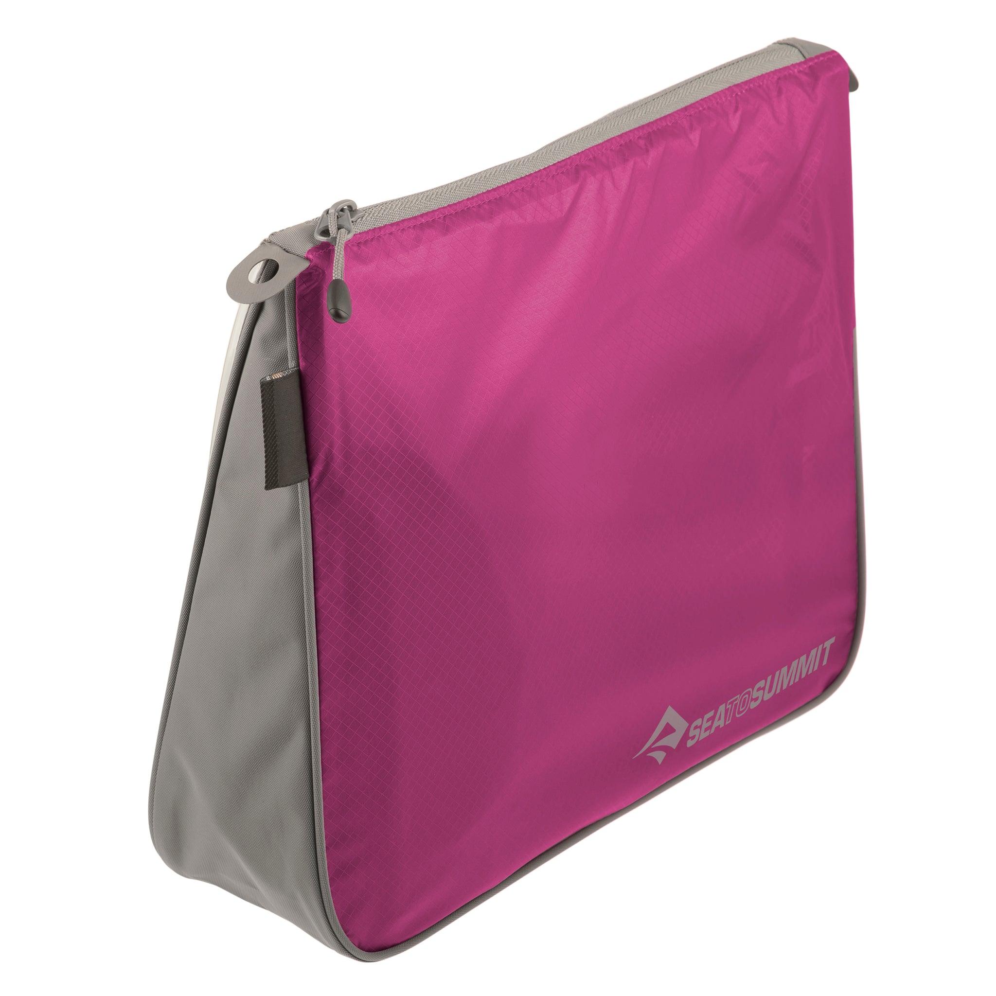 l / berry || Travel See Pouch
